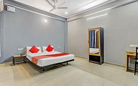 Collection O Orphic Inn Near Munshi Pulia Metro Station Chinhat 4* India