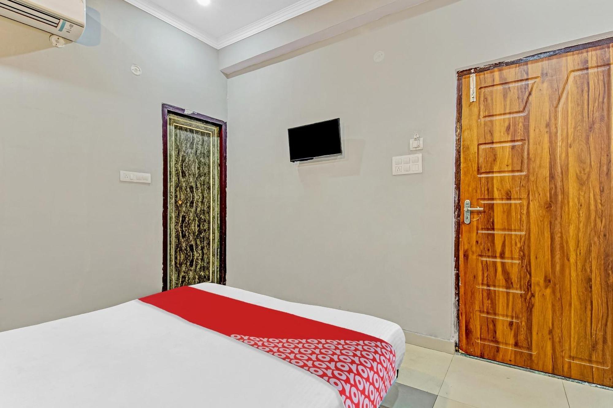 Super Collection O Orphic Inn Near Munshi Pulia Metro Station Chinhat Exterior photo