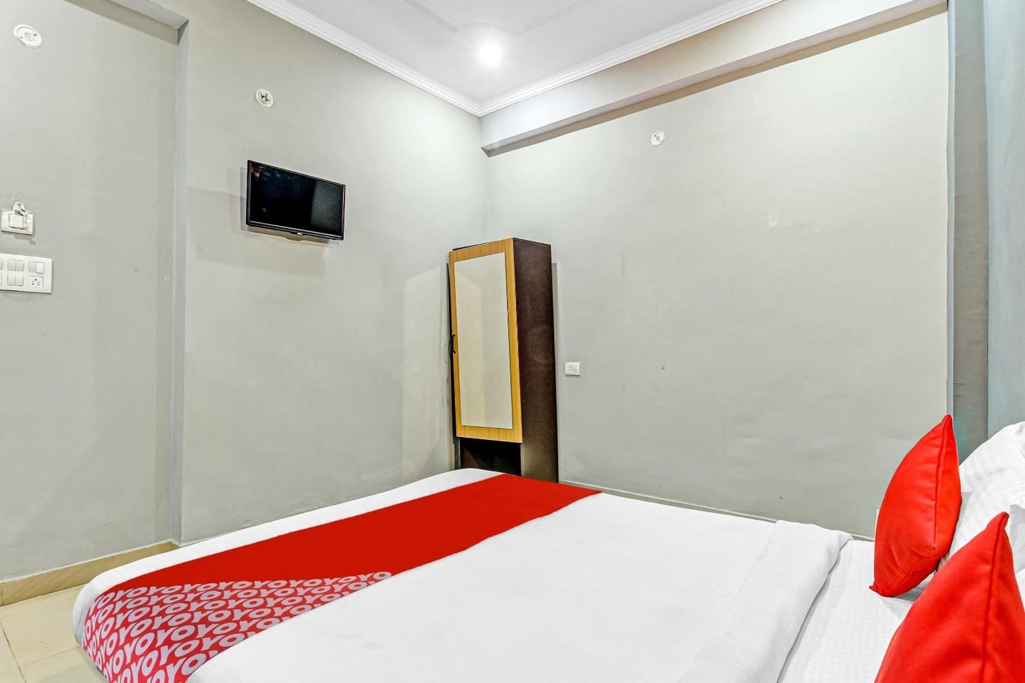 Super Collection O Orphic Inn Near Munshi Pulia Metro Station Chinhat Exterior photo