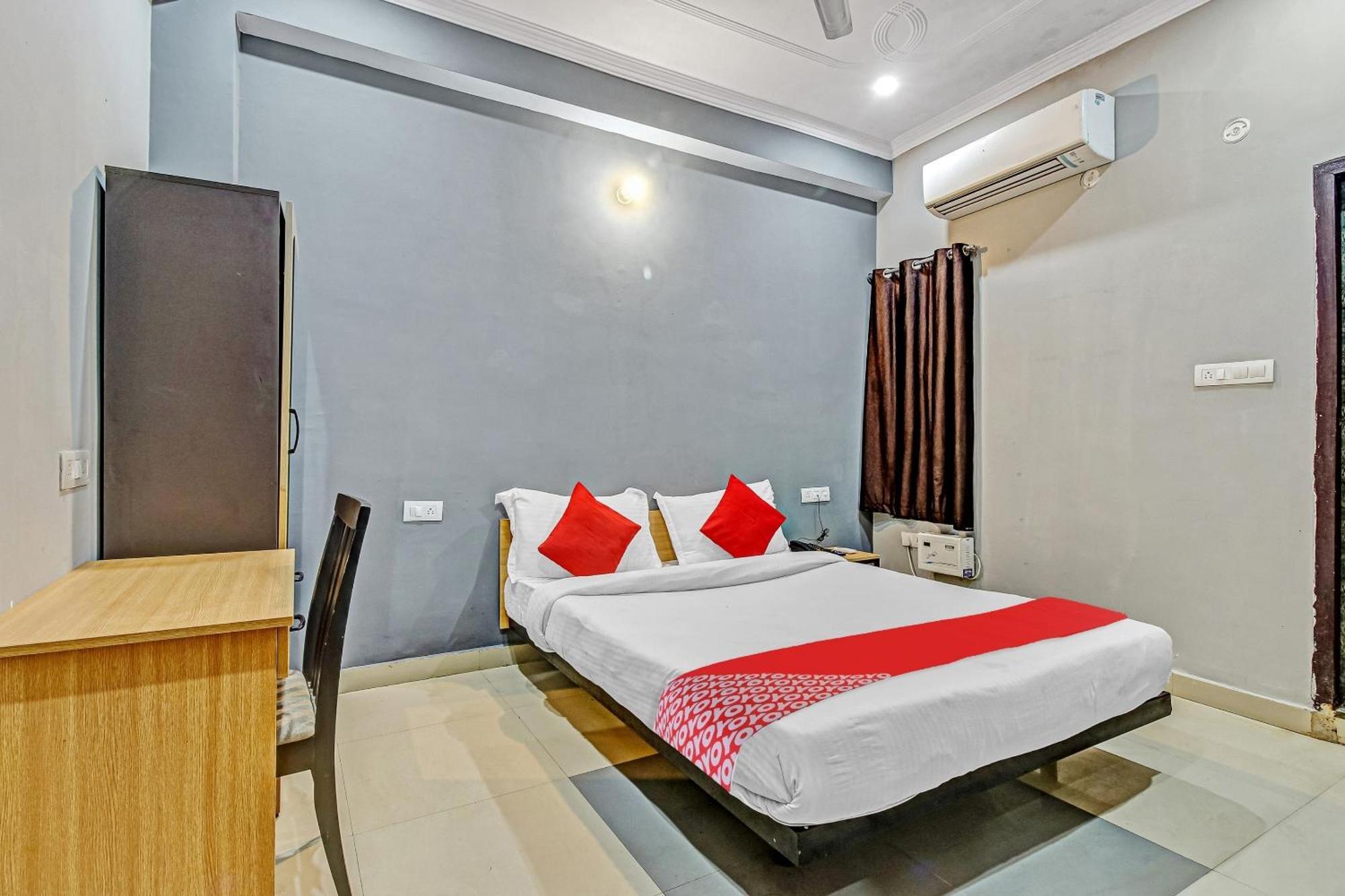 Super Collection O Orphic Inn Near Munshi Pulia Metro Station Chinhat Exterior photo
