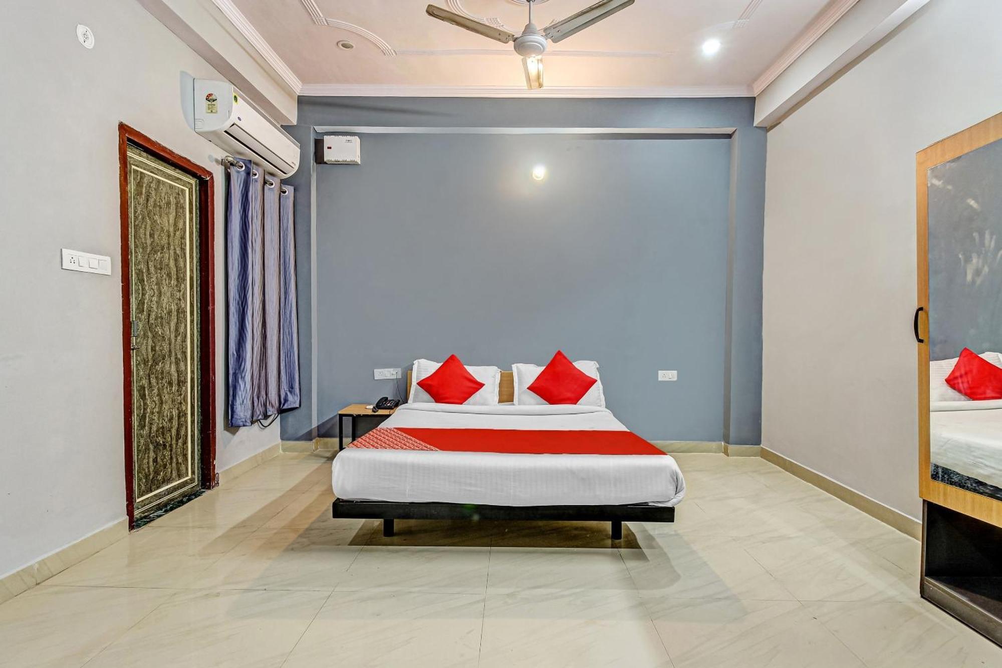 Super Collection O Orphic Inn Near Munshi Pulia Metro Station Chinhat Exterior photo
