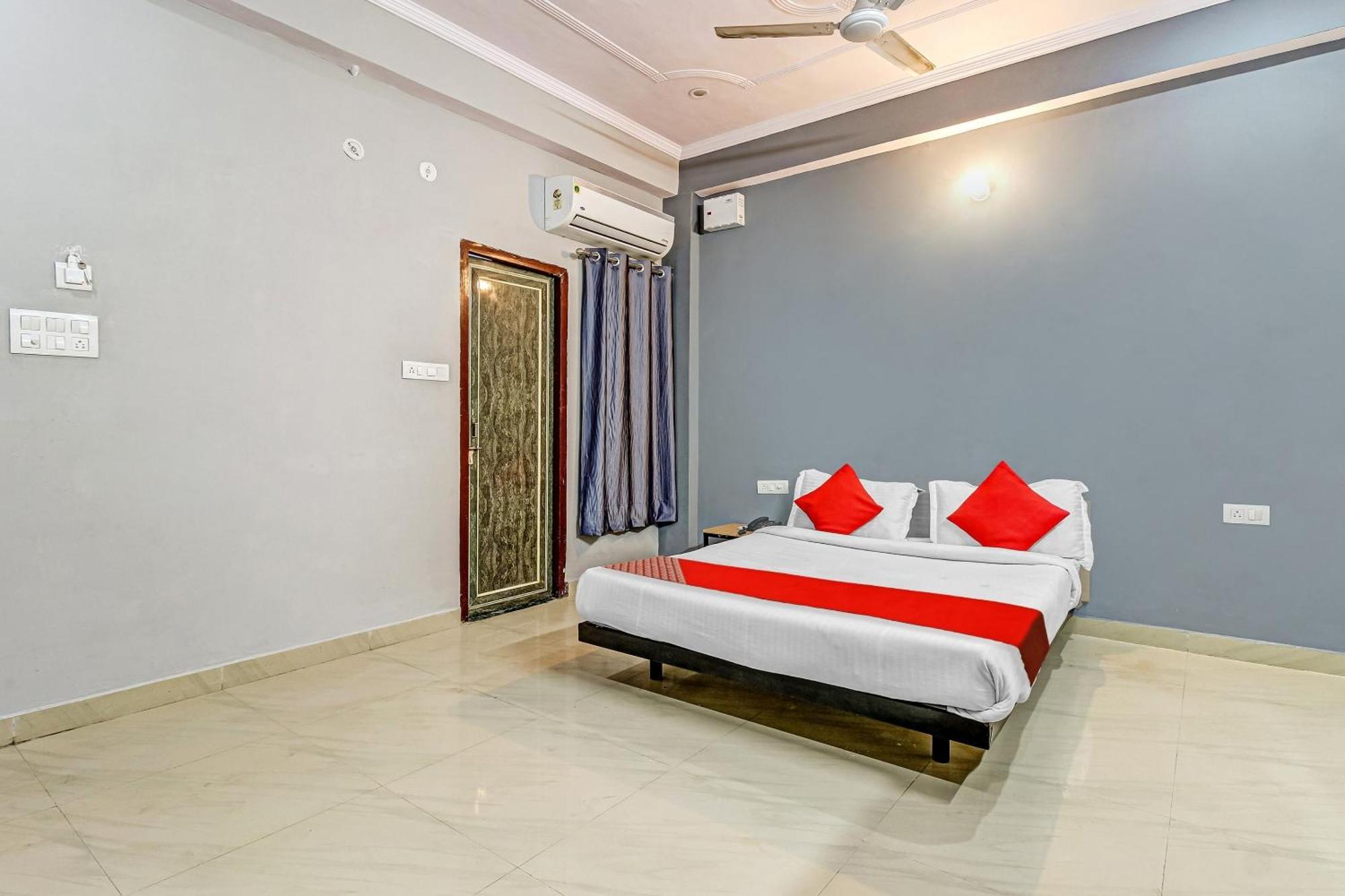 Super Collection O Orphic Inn Near Munshi Pulia Metro Station Chinhat Exterior photo