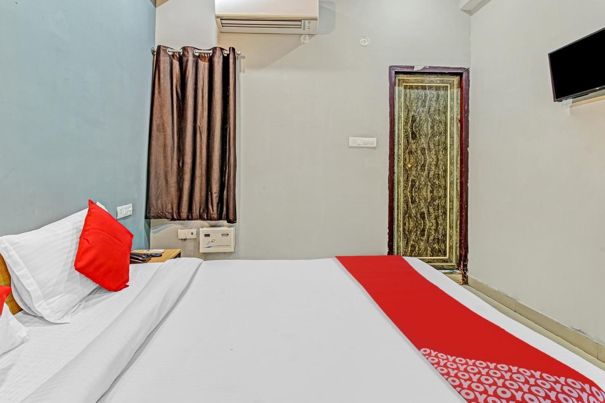 Super Collection O Orphic Inn Near Munshi Pulia Metro Station Chinhat Exterior photo
