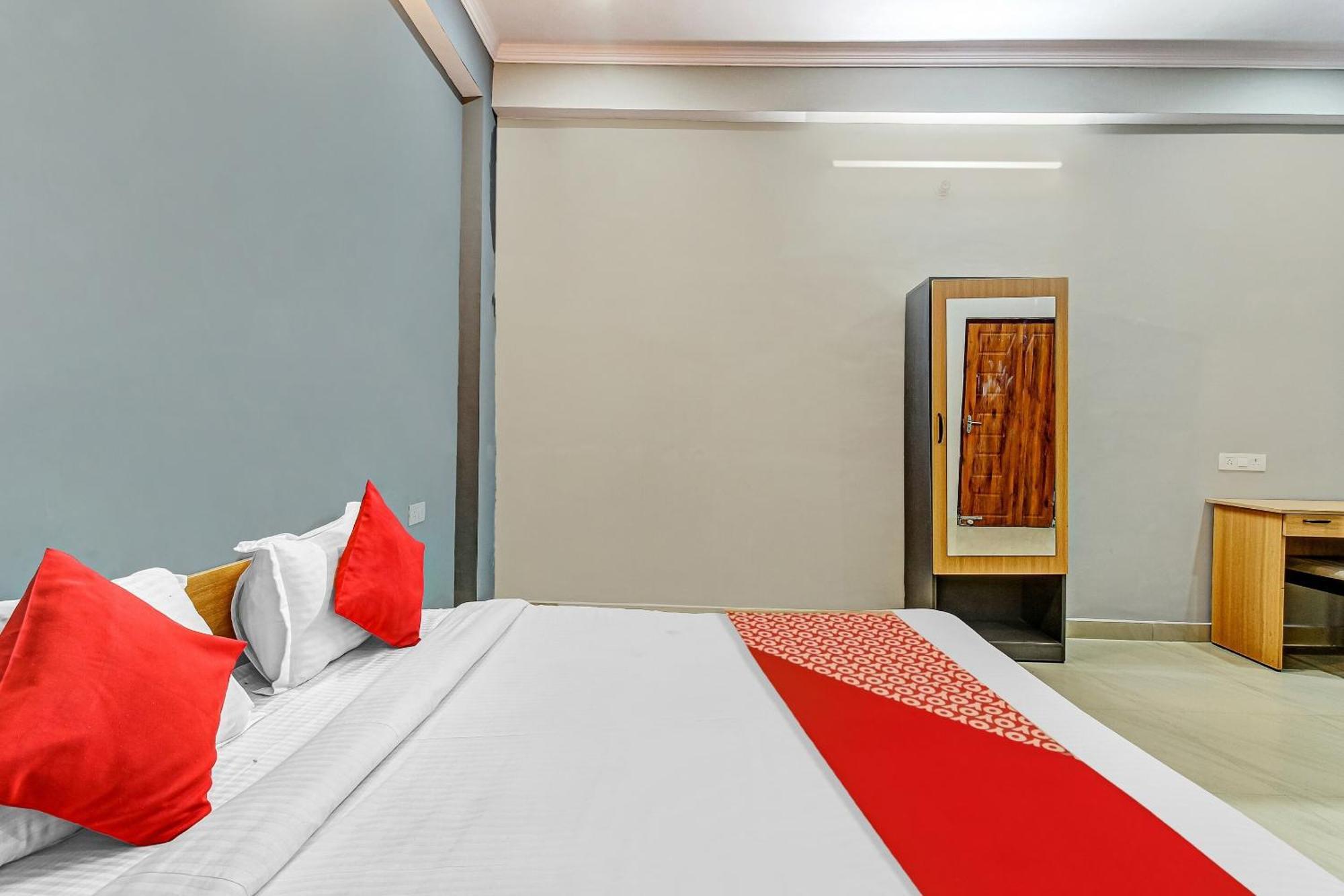 Super Collection O Orphic Inn Near Munshi Pulia Metro Station Chinhat Exterior photo