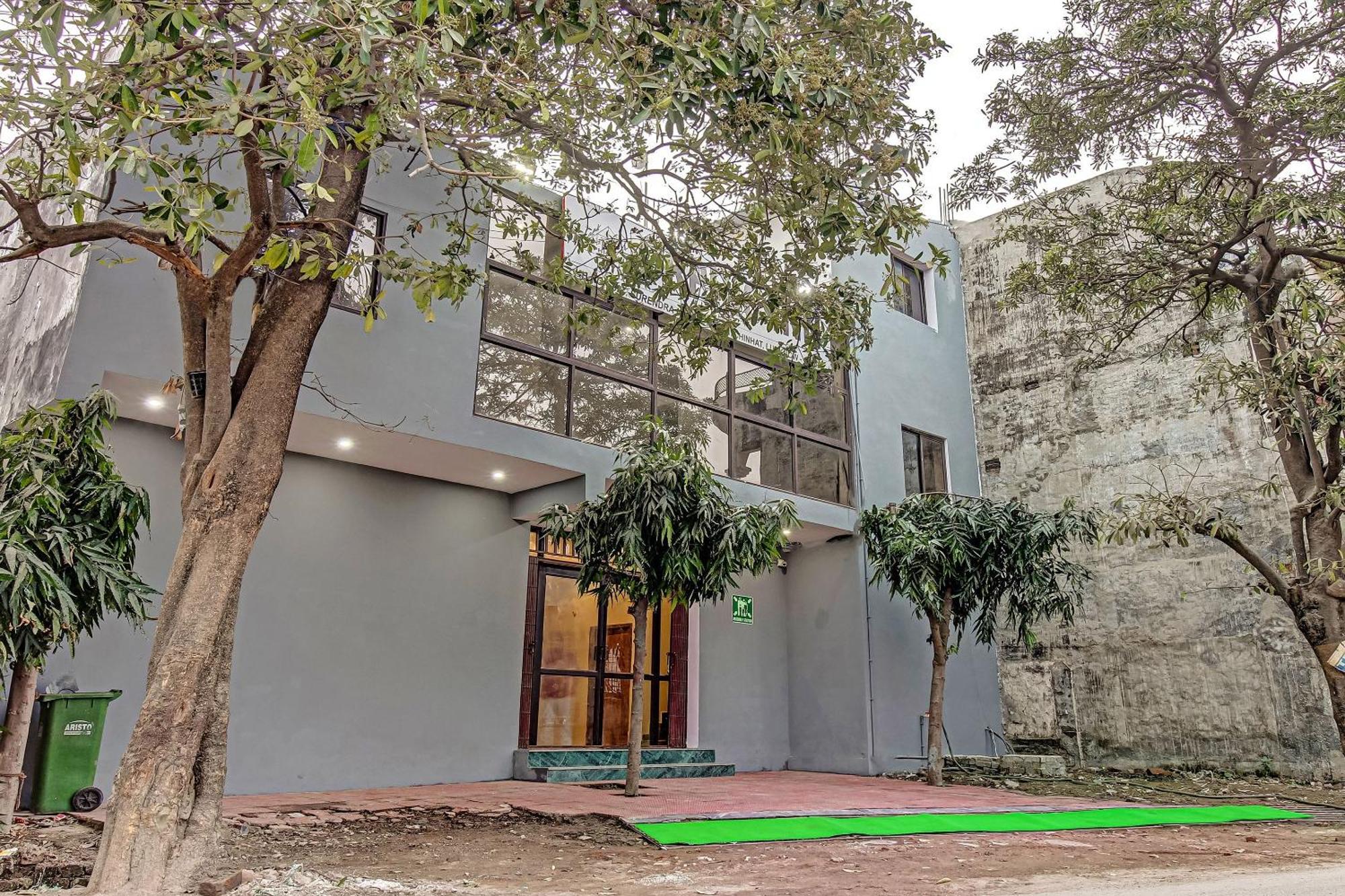 Super Collection O Orphic Inn Near Munshi Pulia Metro Station Chinhat Exterior photo